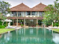 Villa Shalimar Makanda, View of Villa from the Pool